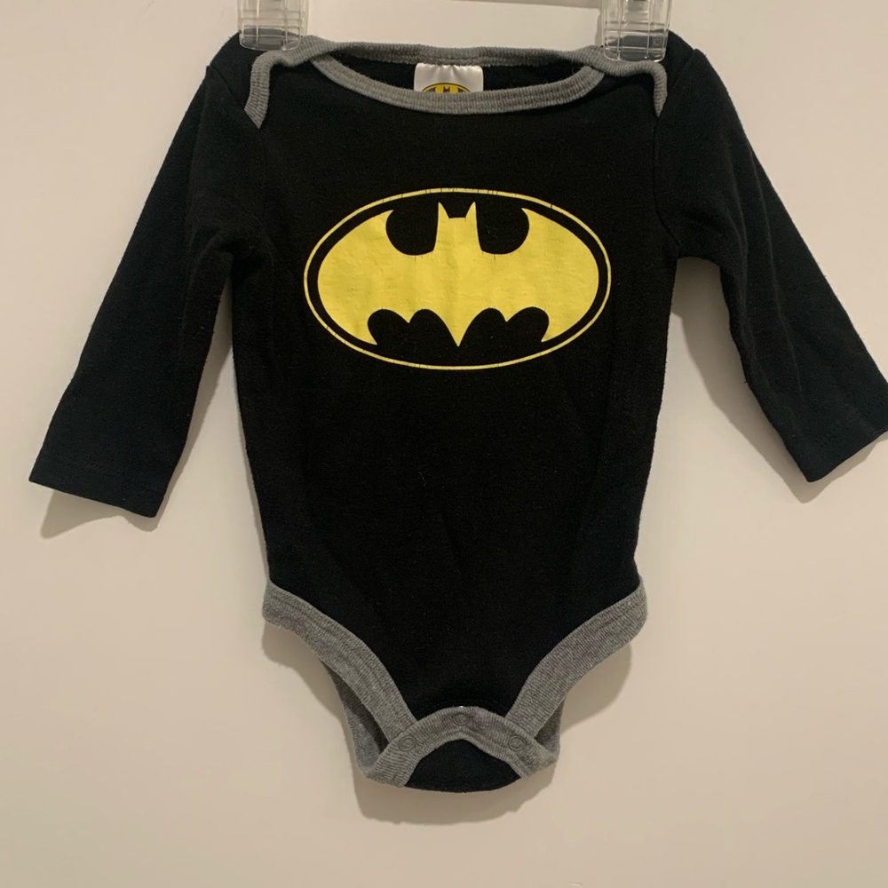 Batman long sleeve black onesie. Size 3-6 months.